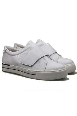 Alyces Leather Sneaker In White