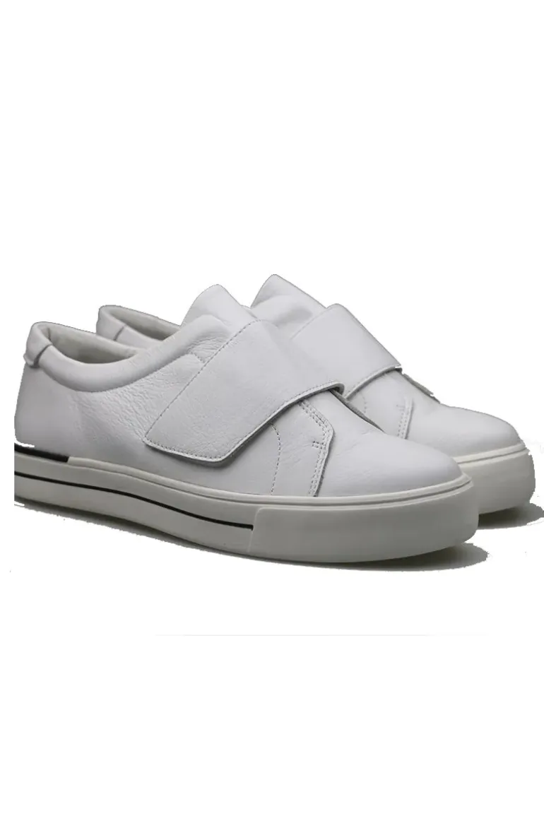 Alyces Leather Sneaker In White