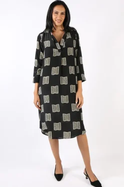 Anupamaa Roma Block Dress In Black