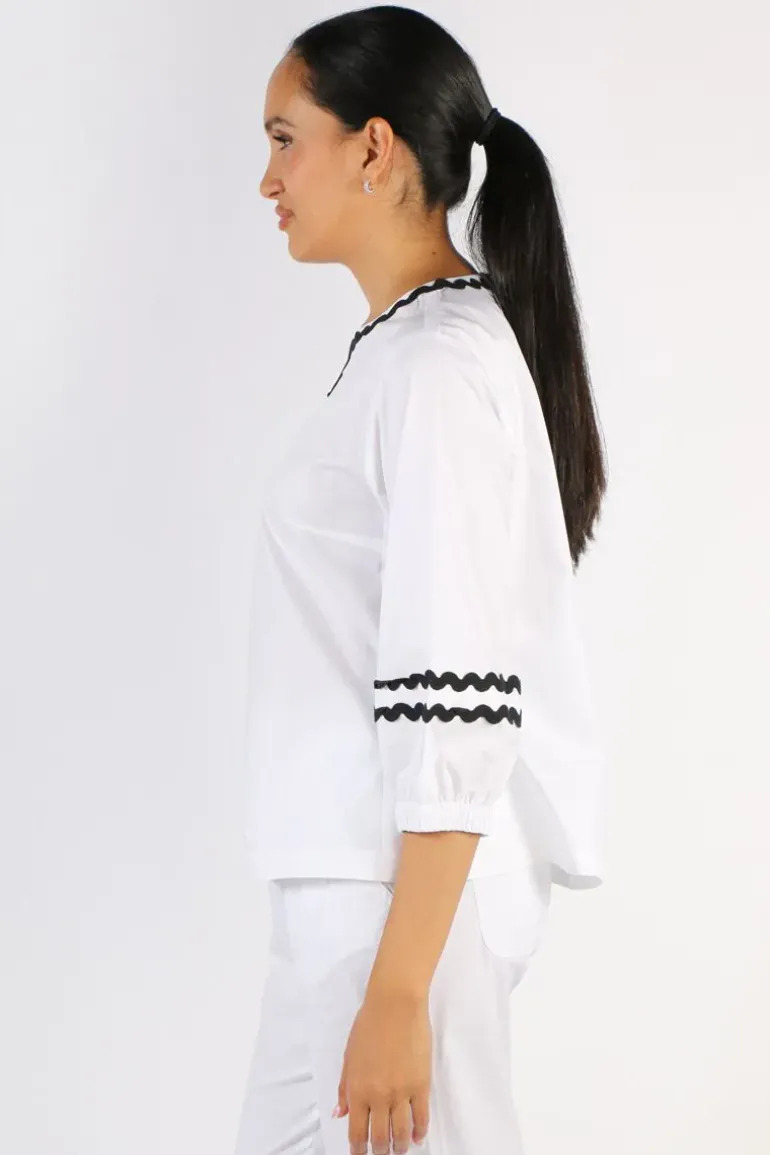 Bagruu Tara Top In White