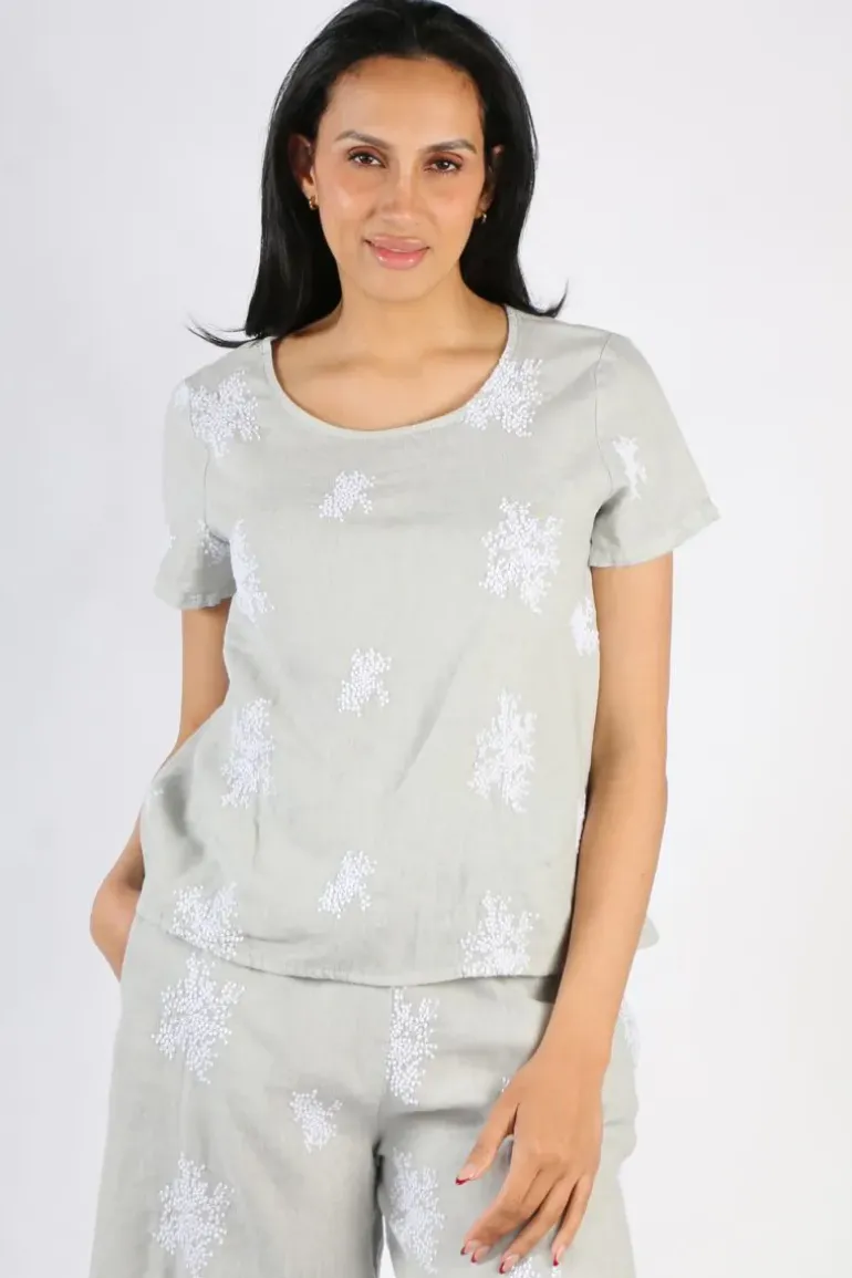 Blueberry Embroidered Top In Pearl