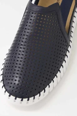 Django And Juliette Habiki Shoe In Navy