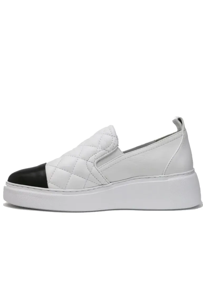 Django And Juliette Yuppy Sneaker In White