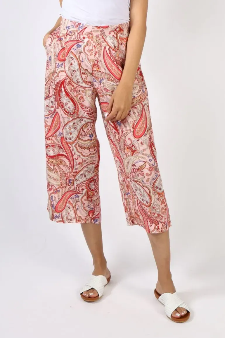 Goondiwindi Cotton Paisley Cropped Pant In Raspberry