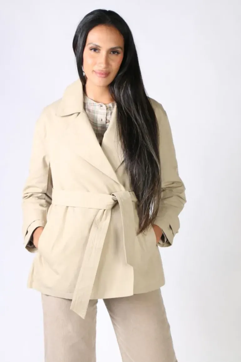 Indi & Cold Classic Gabardine Jacket In Beige