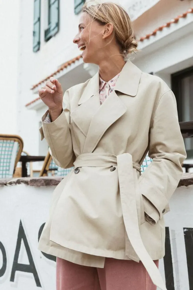 Indi & Cold Classic Gabardine Jacket In Beige