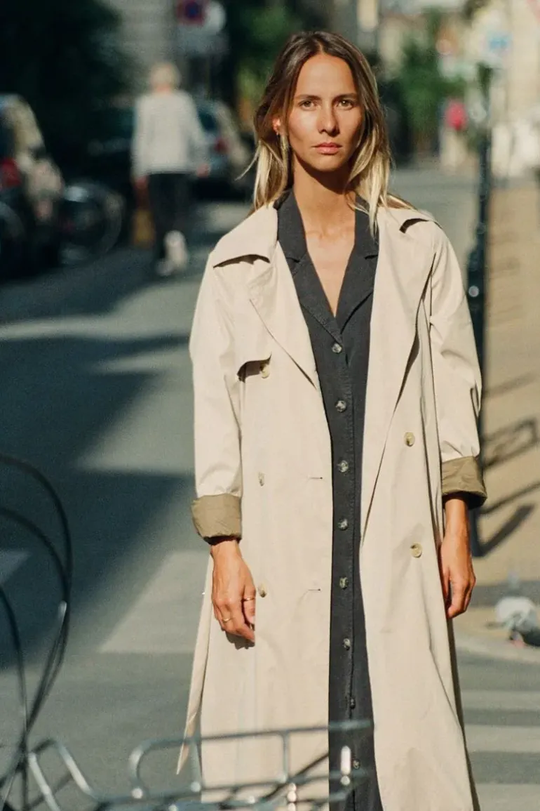 Indi & Cold Classic Trench Coat In Natural