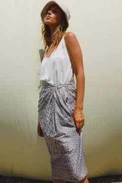 Indi & Cold Two Tone Sarong In Lilac