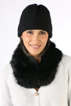 Kapeka Slouch Beanie In Black