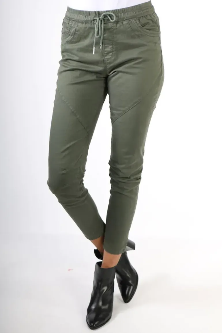Milson Marizo Jogger Pant In Forest