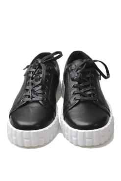 Osaac Sneaker By Django & Juliette In Black