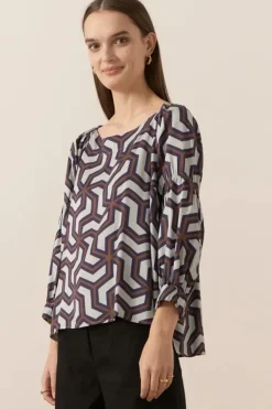 POL Kendal Geometric Top In Print