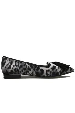 Quait Velvet Animal Flat
