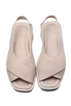 Sempre Di Crossover Sandal In Pink