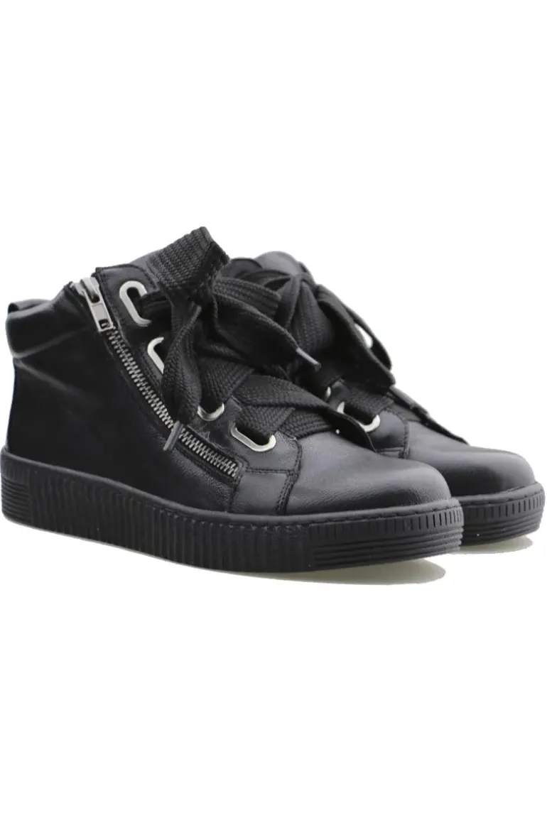 Thendo Sneaker By Django & Juliette In Black