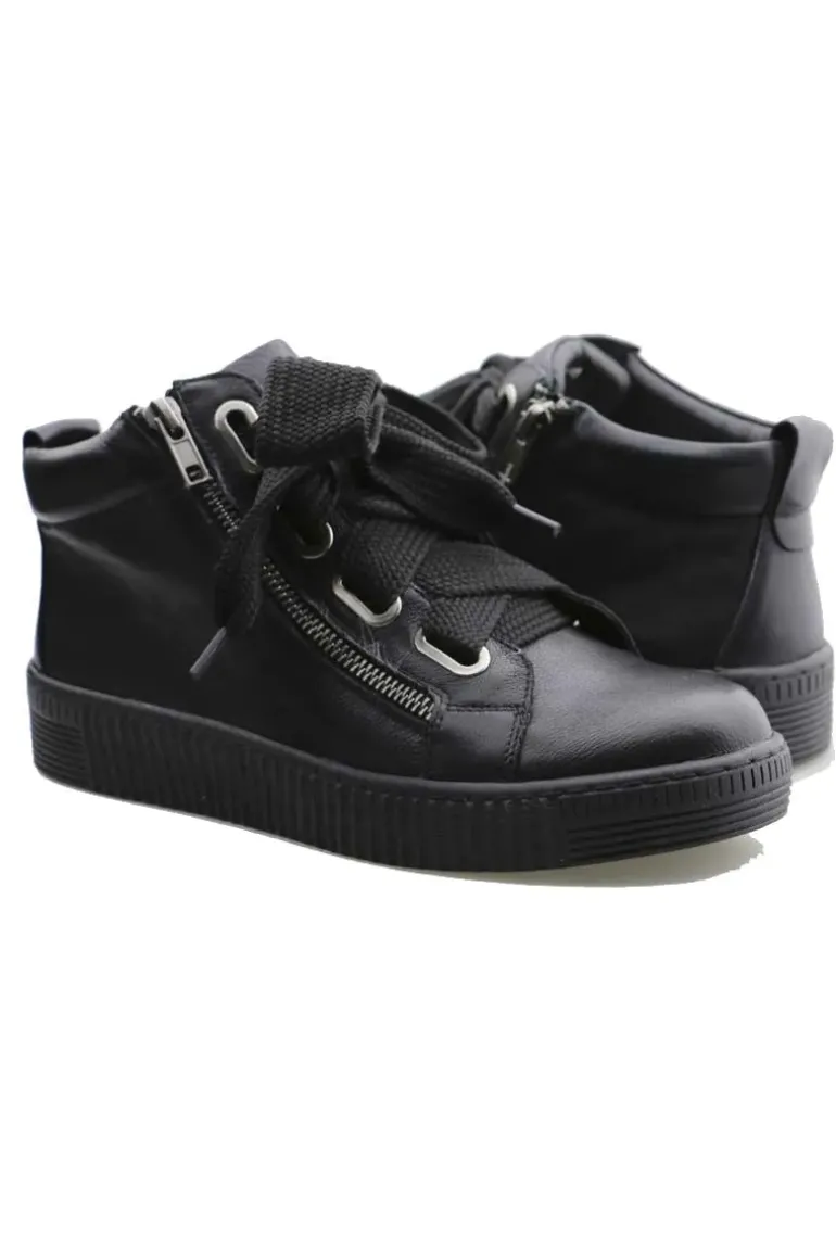 Thendo Sneaker By Django & Juliette In Black