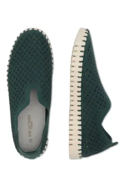 Tulip Flat By Ilse Jacobsen In Beetle