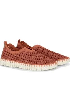 Tulip Flat By Ilse Jacobsen In Brick