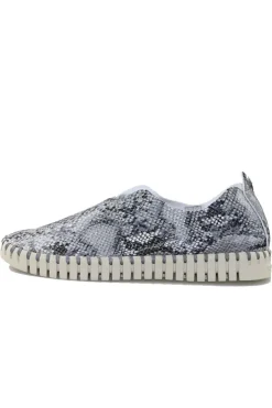 Tulip Flat By Ilse Jacobsen In Snake