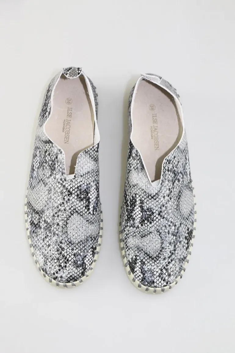 Tulip Flat By Ilse Jacobsen In Snake
