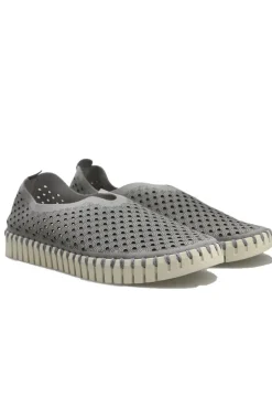 Tulip Flat By Ilse Jacobsen In Grey