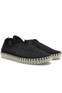 Tulip Flat By Ilse Jacobsen In Black
