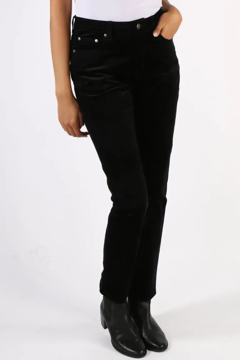 Vassalli Narrow Leg Pinwale Cord Jean In Black