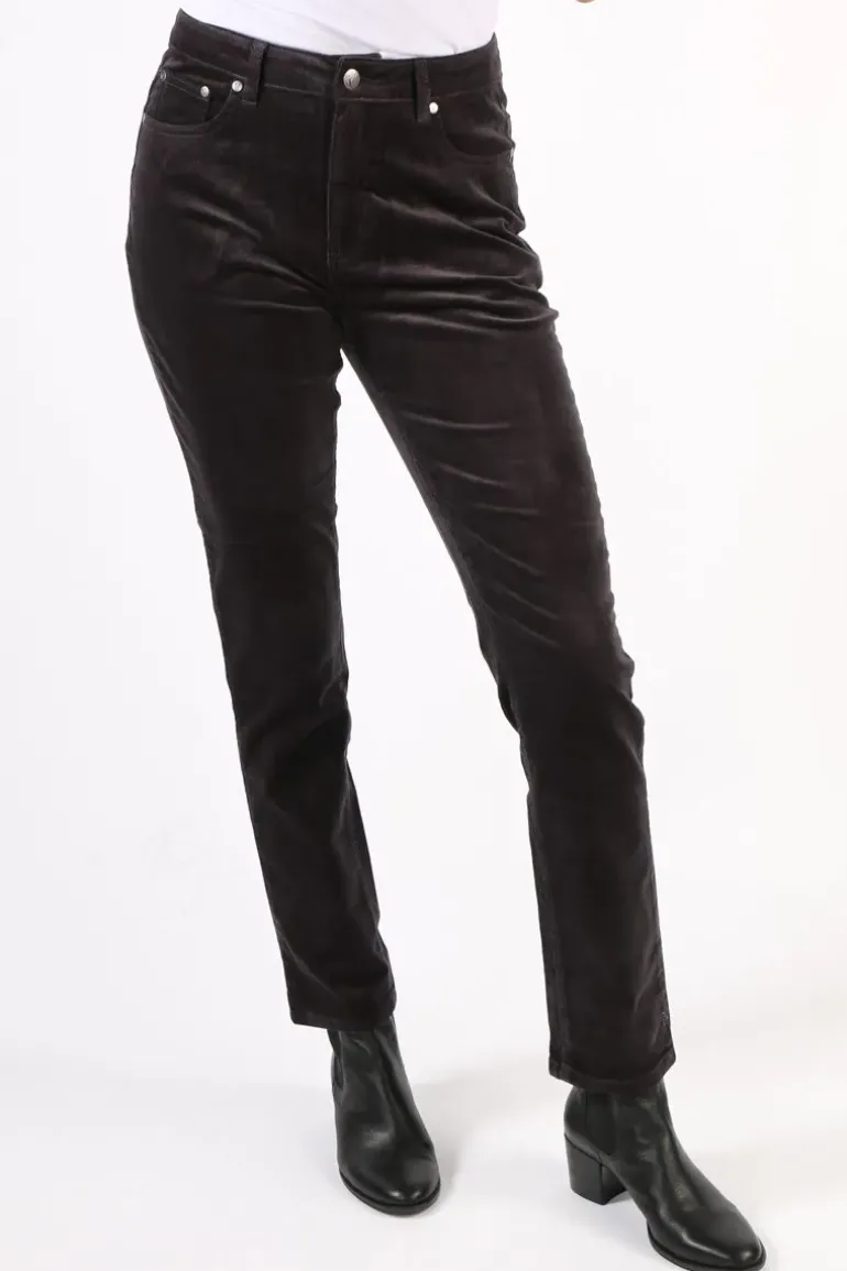 Vassalli Narrow Leg Pinwale Cord Jean In Charcoal