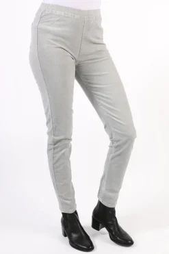 Vassalli Skinny Leg Pinwale Cord Pull On Pant In Cloud