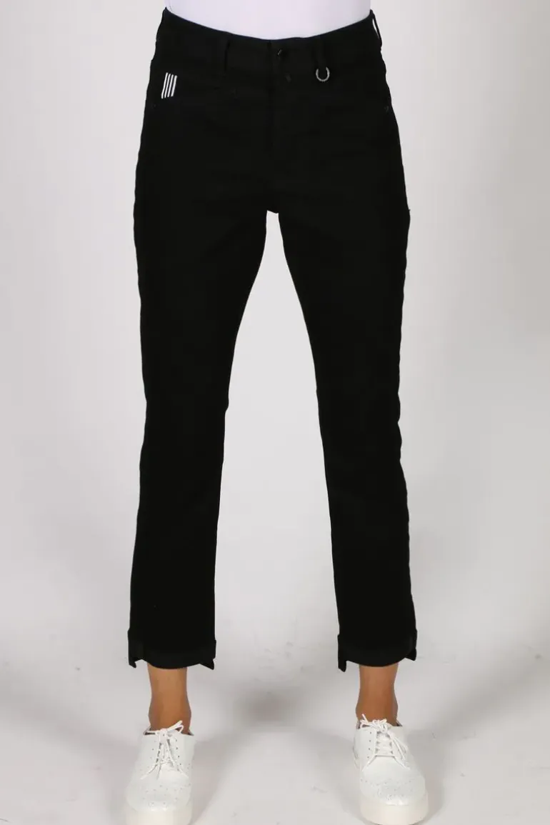 Verge Master Jean In Black
