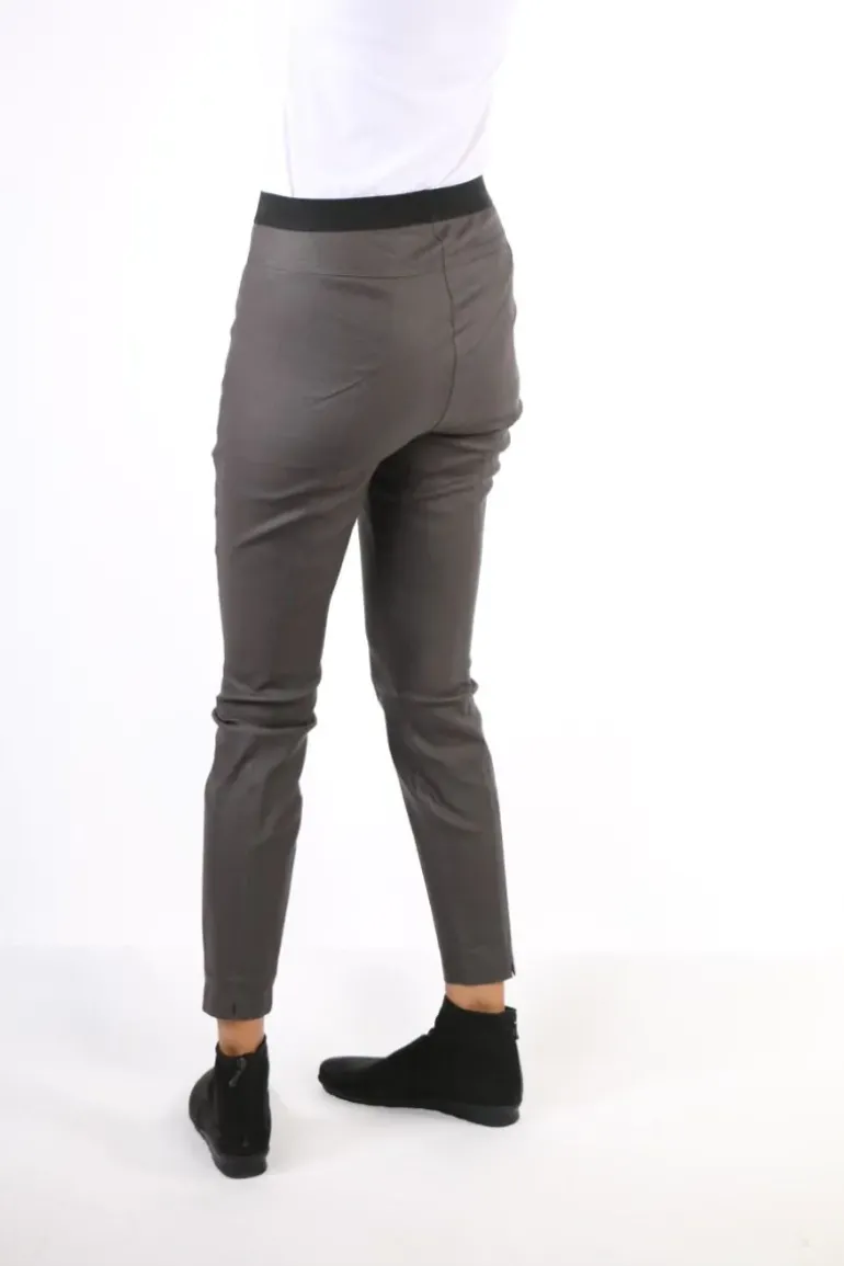 Waxed Stretch Perugia Pant By Lounge In Ash