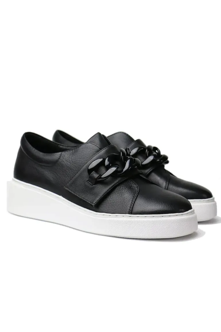 Yaser Sneaker By Django & Juliette In Black